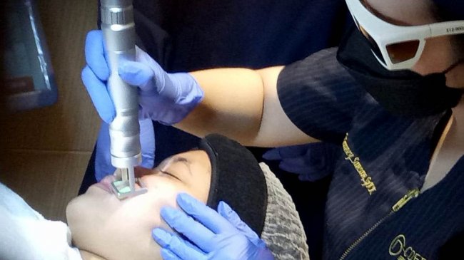 Mengenal Eksfoliasi yang Bisa Bikin Kulit Wajah Glowing, Begini Kata Dokter