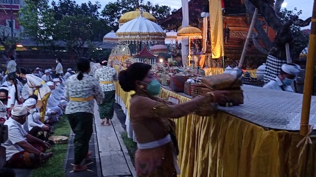 Sejarah dan Kumpulan Ucapan Perayaan Hari Raya Galungan 2025 dalam Bahasa Bali