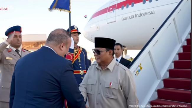 Prabowo Tiba di Mesir, Bakal Hadiri KTT Perdamaian Gaza Bareng Trump dan Macron