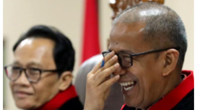 Hakim Konstitusi Saldi Isra Sindir Kuasa Hukum Hasto: Kalau Cerdas Tidak Perlu ke MK, Tapi DPR