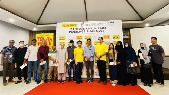 Perusahaan Jamu Donasikan Rp500 Juta untuk Pengungsi Luar Negeri Lewat JRS Indonesia