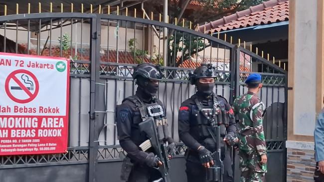 Tim Gegana Brimob hingga Jihandak TNI AD Lakukan Identifikasi Pasca-Ledakan di SMA 72 Jakarta