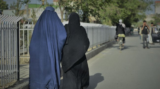Taliban di Afghanistan Perintahkan Perempuan Kenakan Burka untuk Masuk Rumah Sakit di Herat