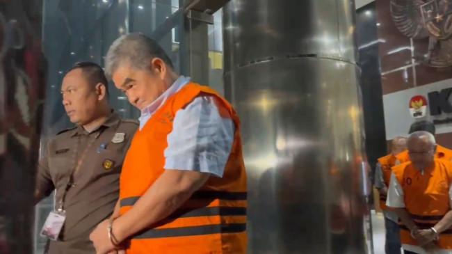 KPK Tahan 5 Tersangka Baru Terkait Kasus Korupsi Eks Bupati Situbondo Karna Suswandi