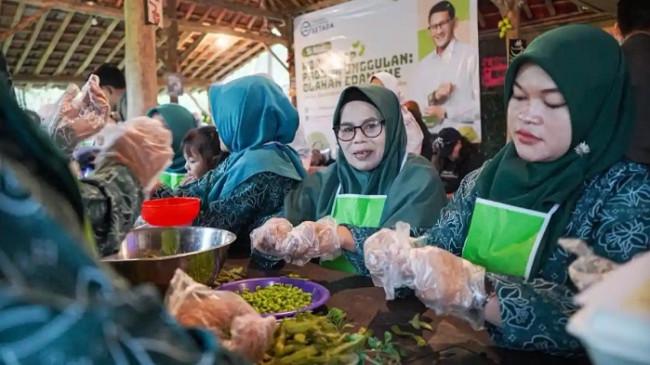 Gandeng Komunitas Lokal, Sandiaga Buka Lapangan Kerja di Bogor, Manfaatkan Hasil Panen Edamame