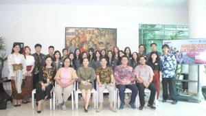 23-mahasiswa-uph-terima-beasiswa-indonesia-international-student-mobility-awards-2024.jpg
