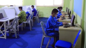 45-siswa-smpn-10-batam-mengikuti-anbk_20220919_205825.jpg