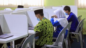 45-siswa-smpn-10-batam-mengikuti-anbk_20220919_205943.jpg