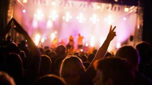 5-Tips-penting-wajib-diketahui-buat-kamu-yang-baru-pertama-kali-nonton-konser-di-luar-negeri.jpg