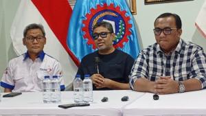 APEL-KEBANGSAAN-Presiden-KSPSI-Andi-Gani-Nena-Wea-kanan-dalam-konferensi-pers.jpg