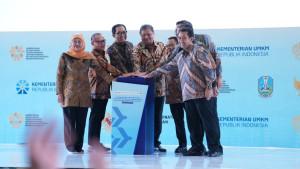 Akad-massal-Kredit-Usaha-Rakyat-KUR-yang-menjangkau-800000-debitur.jpg