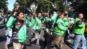 Aksi-Damai-Ribuan-Ojol-di-Jakarta_20250902_165459.jpg