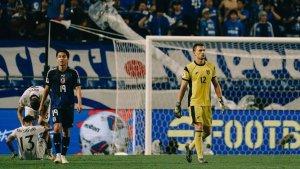 Aksi-Emil-Audero-saat-Timnas-Indonesia-melawan-Jepang-di-Kualifikasi-Piala-Dunia-2026-zona-Asia.jpg