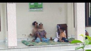 Aksi-Penyanderaan-Satu-Keluarga-di-Masjid.jpg