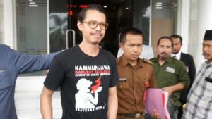 Aktivis-lingkungan-di-Karimunjawa-Daniel.jpg