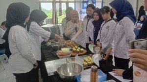 Aktivitas-baking-demo-909.jpg