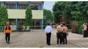 Atap-SMKN-1-Cileungsi-Bogor-ambruk.jpg