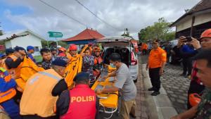 BANJIR-BALI-Tim-SAR-saat-melakukan-evakuasi-korban-banjir-Bali.jpg