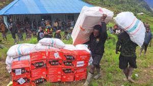 BANJIR-NDUGA-Kementerian-Sosial-menyalurkan-bantuan-untuk-korban-banjir.jpg