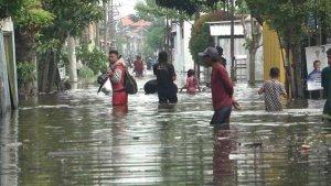 Banjir-imbas-tanggul-jebol-di-Pekalongan-Jawa-Tengah.jpg