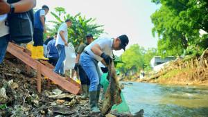 Bersih-bersih-Sungai-Ciliwung-Jakarta-Timur_.jpg