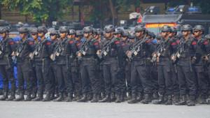 Brimob-Polri-membawa-senjata-laras-panjang-apel-pengamanan-pelantikan-Presiden-dan-Wapres-terpilih.jpg