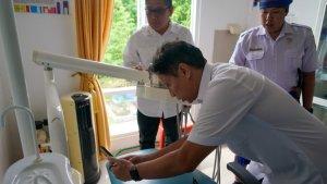 Budi-Gunadi-Sadikin-bersama-Kepala-Staf-Kepresidenan-AM-Putranto.jpg