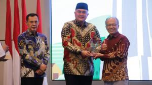 Bupati-Bogor-Berikan-Penghargaan-Kepada-Investor-Terbaik.jpg
