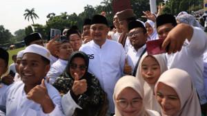 Bupati-Bogor-Rudy-Susmanto-memimpin-upacara-Hari-Santri-2025.jpg