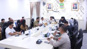 DIALOG-DI-BEKASI-Dirjen-Polpum-Kementerian-Dalam-Negeri-Bahtiar.jpg