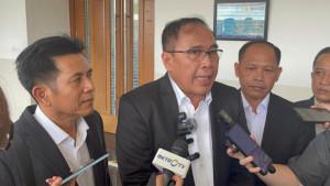 Dadang-Herli-Saputra-Kuasa-Hukum-Gibran_1.jpg