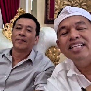 Dedi-Mulyadi-dan-korban-perusakan-rumah-di-Sukabumi.jpg