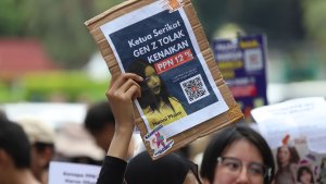 Demo-Tolak-Kenaikan-PPN-12-Persen-di-Depan-Istana-Merdeka_20241220_064450.jpg