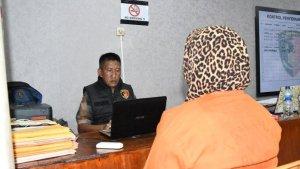 Di-Aceh-Timur-Emak-emak-Tipu-4-Agen-Bank-hingga-Raup-Puluhan-Juta-Rupiah-Modusnya-Terungkap.jpg