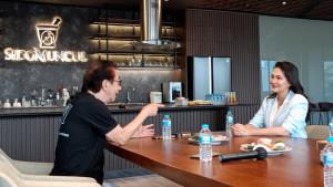 Direktur-Sido-Muncul-Irwan-Hidayat-bersama-Gubernur-Maluku-Utara-Sherly.jpg