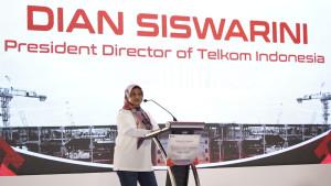 Direktur-Utama-Telkom-Dian-Siswarini-211.jpg
