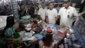 Dirut-Bulog-Sidak-Harga-Beras-di-Medan_20250919_162214.jpg