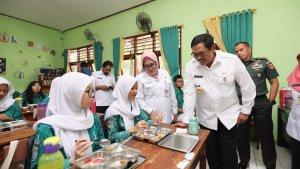 Dukung-Program-Makan-Bergizi-Gratis-Pemprov-Jateng-Alokasikan-Anggaran-Rp67-13-Miliar.jpg