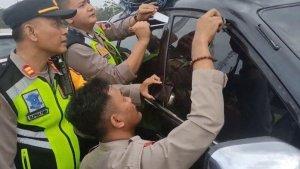 EVAKUASI-BAYI-TERKUNCI-saat-mudik.jpg