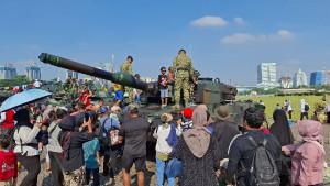 FOTO-Main-Battle-Tank-MBT-Leopard-2A4.jpg