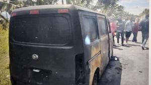 FOTO-Mobil-pengangkut-uang-BNI-terbakar-di-Polewali-Mandar-Rp-1-miliar-hangus-sopir-selamat.jpg
