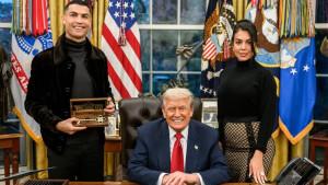 Foto-bersama-Ronaldo-dan-Donald-Trump.jpg