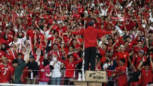Gemuruh-Dukungan-Suporter-Timnas-Indonesia_20250606_211853.jpg