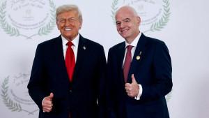 Gianni-Infantino-bersama-dengan-Donald-Trump.jpg