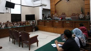 Gugatan-Praperadilan-Hasto-Kristiyanto-Ditolak_20250213_184636.jpg