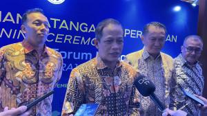 Hanif-Faisol-Nurofiq-saat-ditemui-di-Hotel-Pullman.jpg