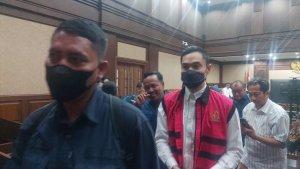 Harvey-Moeis-usai-Jalani-Sidang-di-Pengadilan-Tipikor.jpg