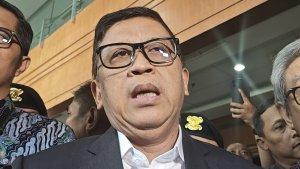 Hasto-Kristiyanto-wawancara-di-sela-sidang-kasus-suap-perintangan-penyidikan-Harun-Masiku-di-Tipikor.jpg