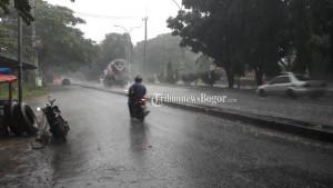 Hujan-di-Bogor232.jpg