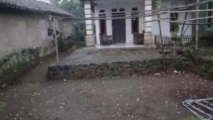 Hujan-es-di-Sukabumi.jpg